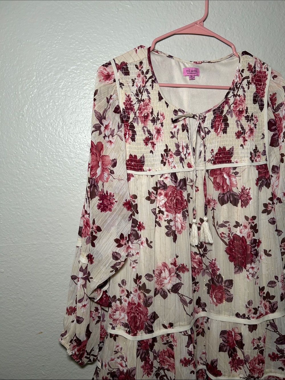 Mi ami for Francesca’s Cream Tunic with Rose & Berry Floral Print - Picture 3 of 8